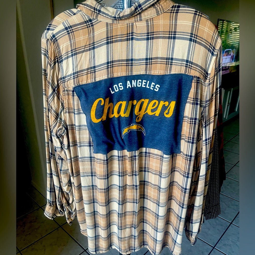 Los Angeles chargers, oversize flannel. NFL chargers.